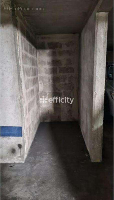 Parking à PARIS-15E