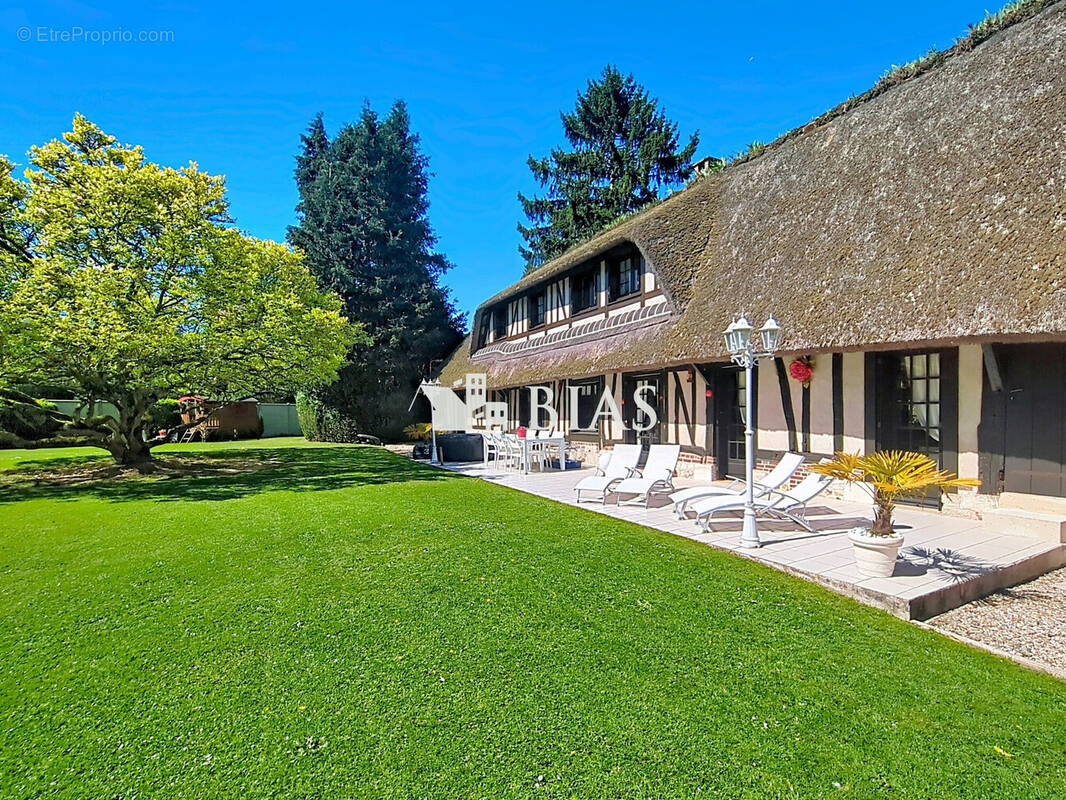 Maison à SAINT-OUEN-DU-TILLEUL