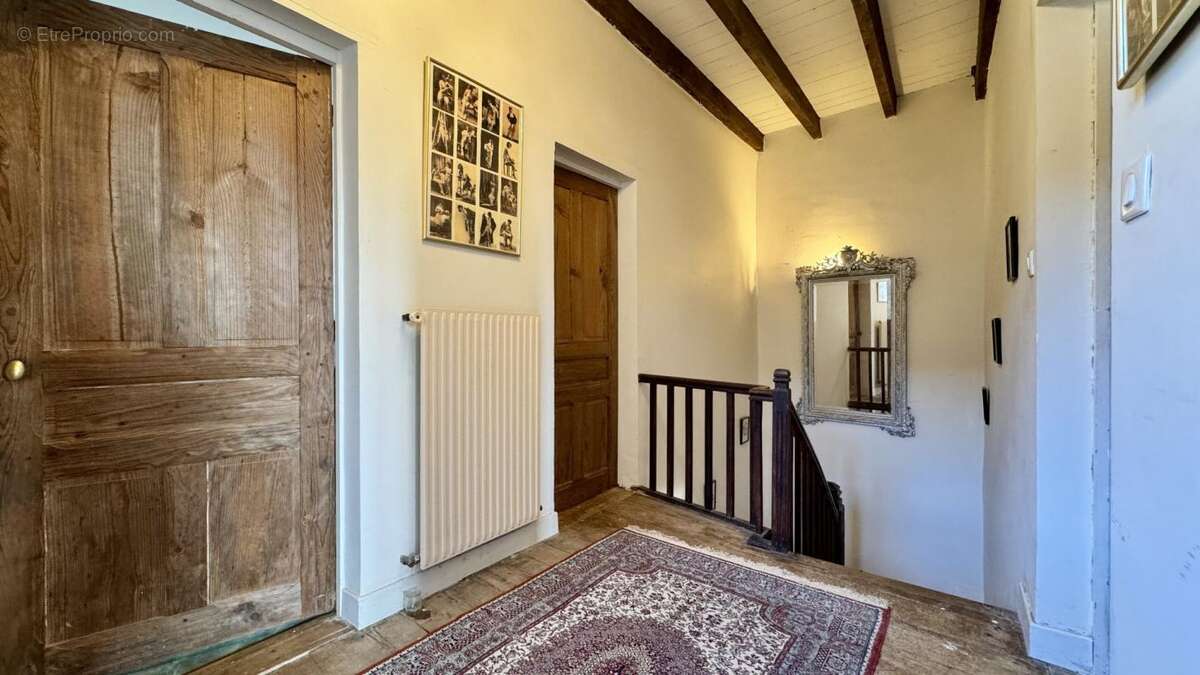 Maison à SAINT-MARTIN-LABOUVAL