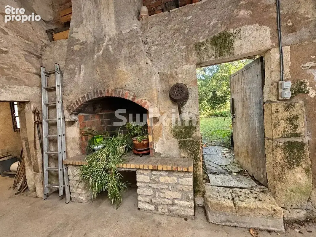 L'isle-sur-serein – une tour du xiiiᵉ siècle, cinq chambres et 271 m² d'histoire à habiter - photo 16