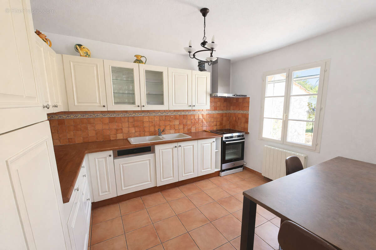 Maison à MONTELIMAR