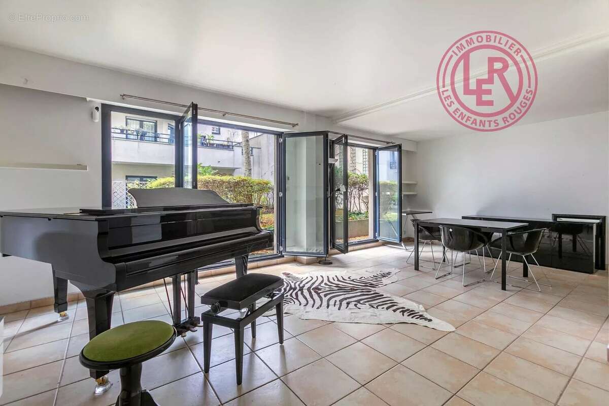 Appartement à PARIS-10E