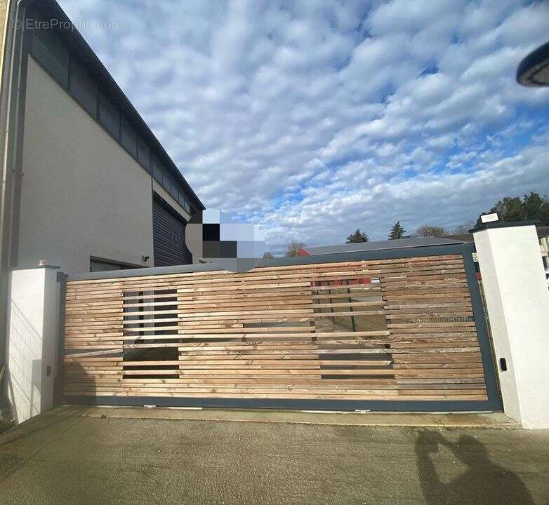 Commerce 648 m² à Pavie  - photo 4