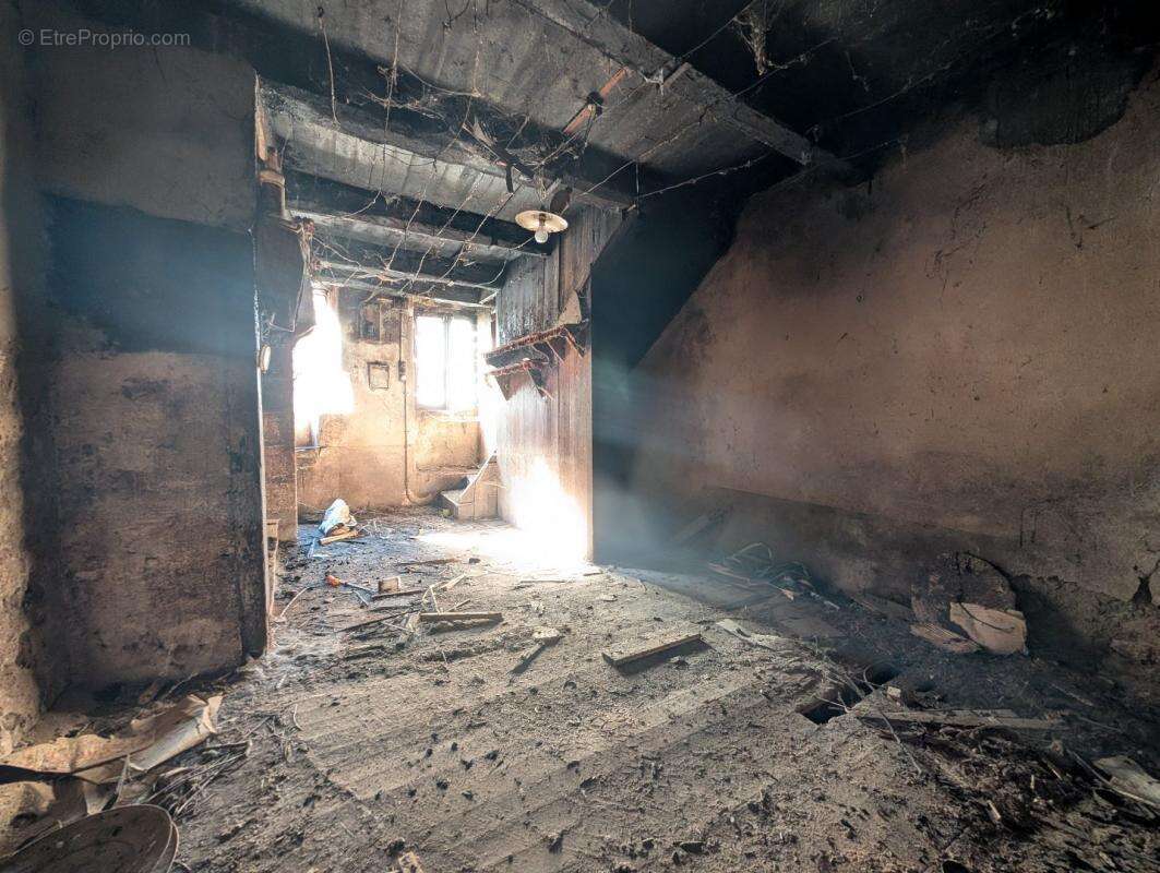 Maison à VILLECOMTAL