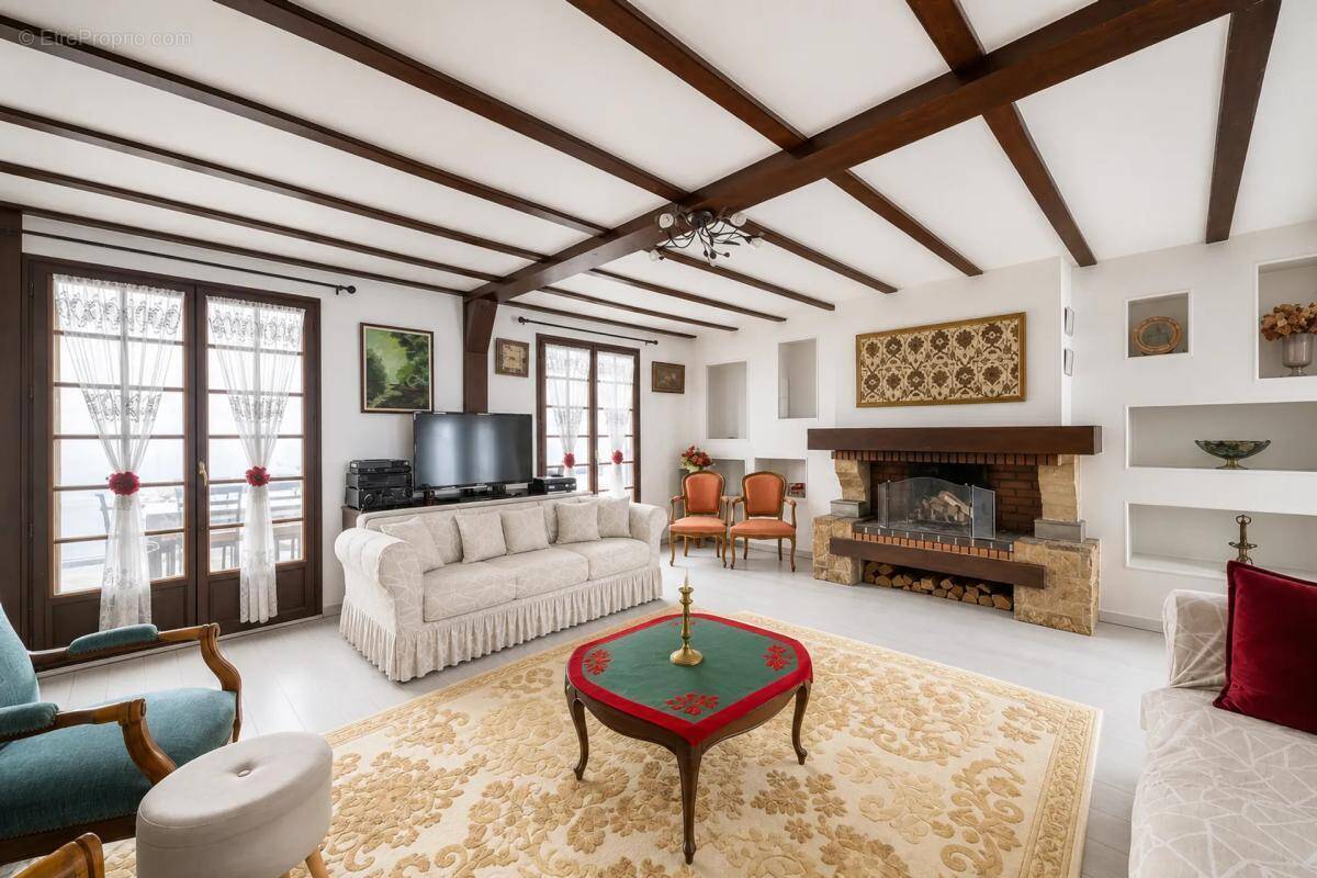 Élégante maison 6 pièces avec véranda à Charpont - photo 1