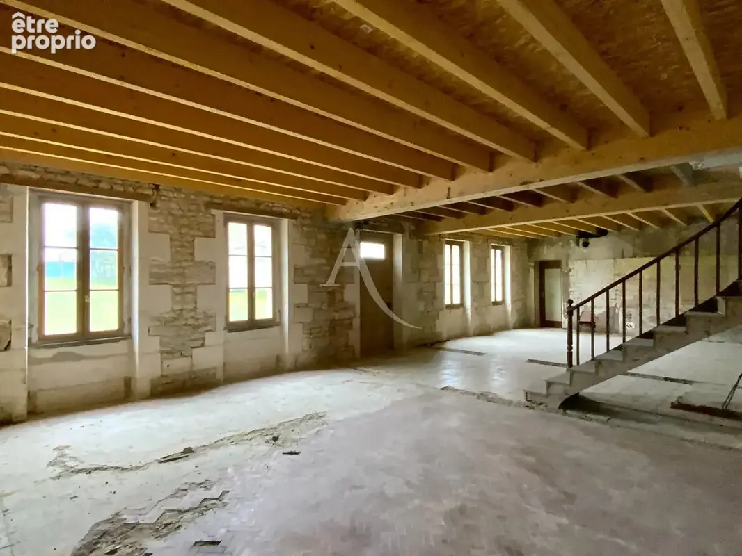 Maison en pierre 162 m2 + dépendances - photo 5
