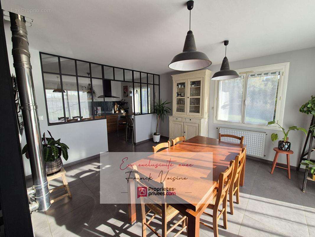 Maison à LES HERBIERS