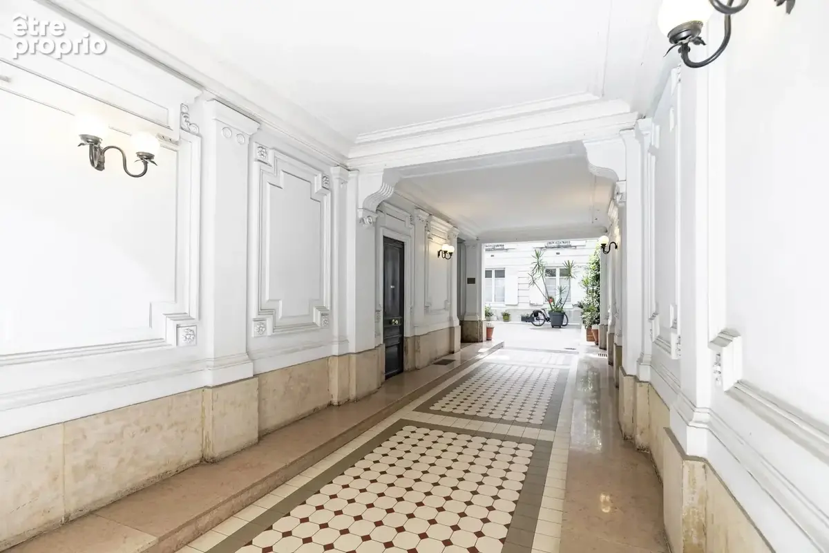 PARIS 9 - rue CHAPTAL - F5  + Cave + Chambre de service - photo 17
