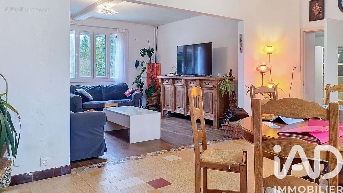 Photo 3 - Maison à DAMPIERRE