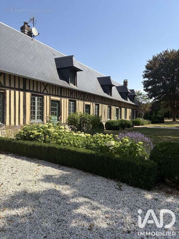 Maison 236 m² à Sacquenville  - photo 3