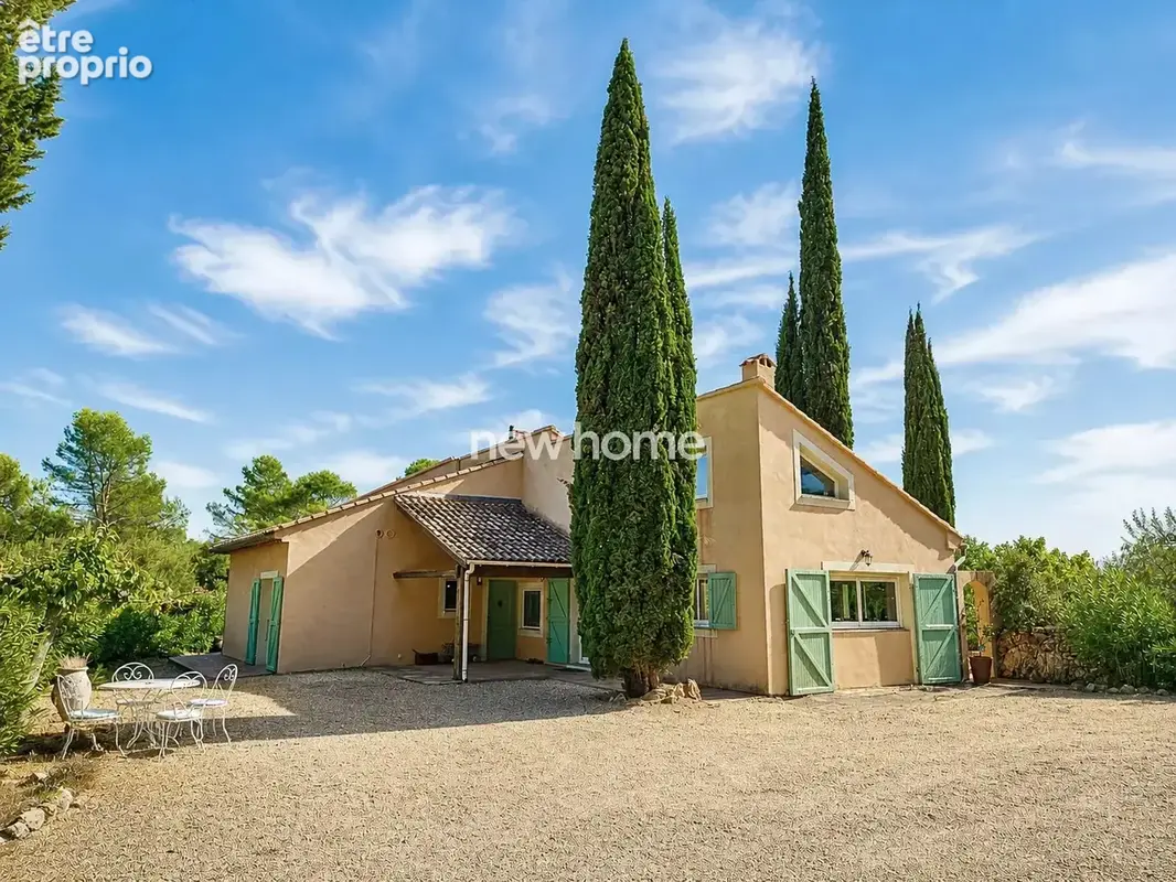 Carcès – Propriété d’exception de 300 m² avec piscine, vue panoramique et 3,5 hectares - photo 2