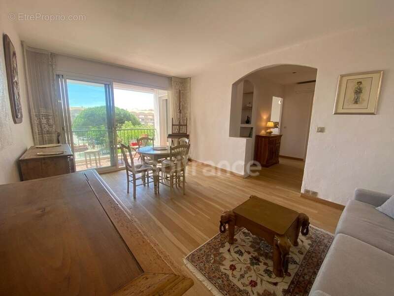 Appartement à vendre 2 pièces HYERES (83) - Port de Hyères - Parking - Terrasses - Cave - photo 37
