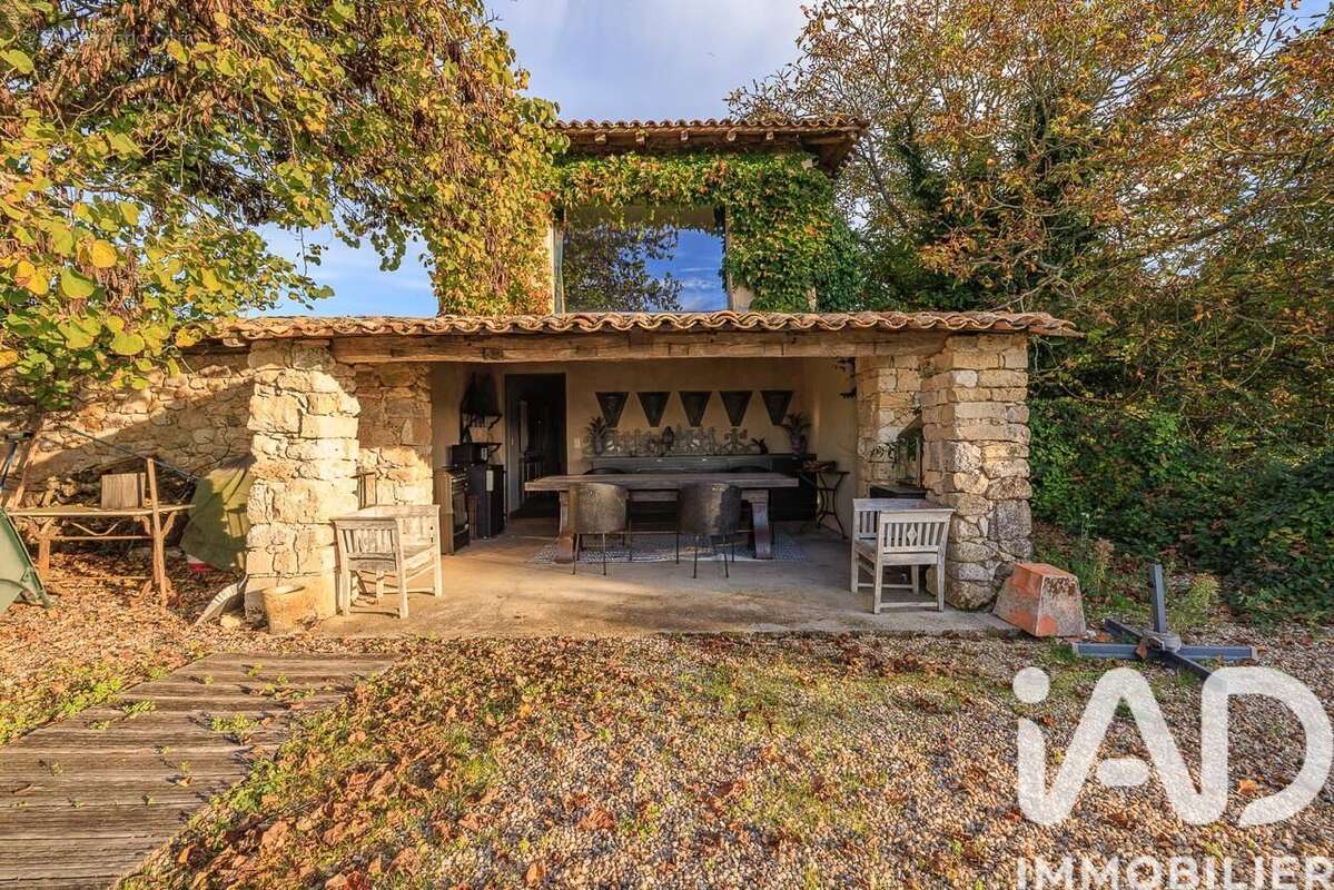 Maison 195 m² à Sainte-Radegonde  - photo 4