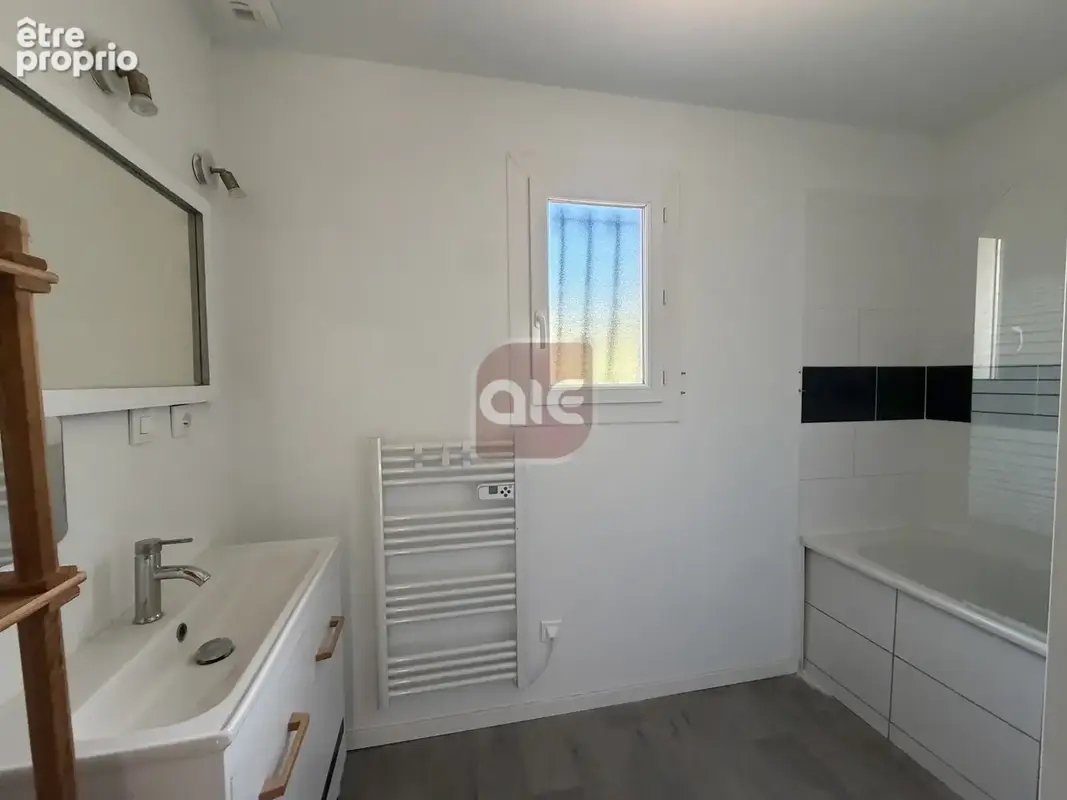EXCLUSIVITÉ A.I.E. ! : Villa T4 en impasse sur une parcelle piscinable de 400 m2 - photo 7