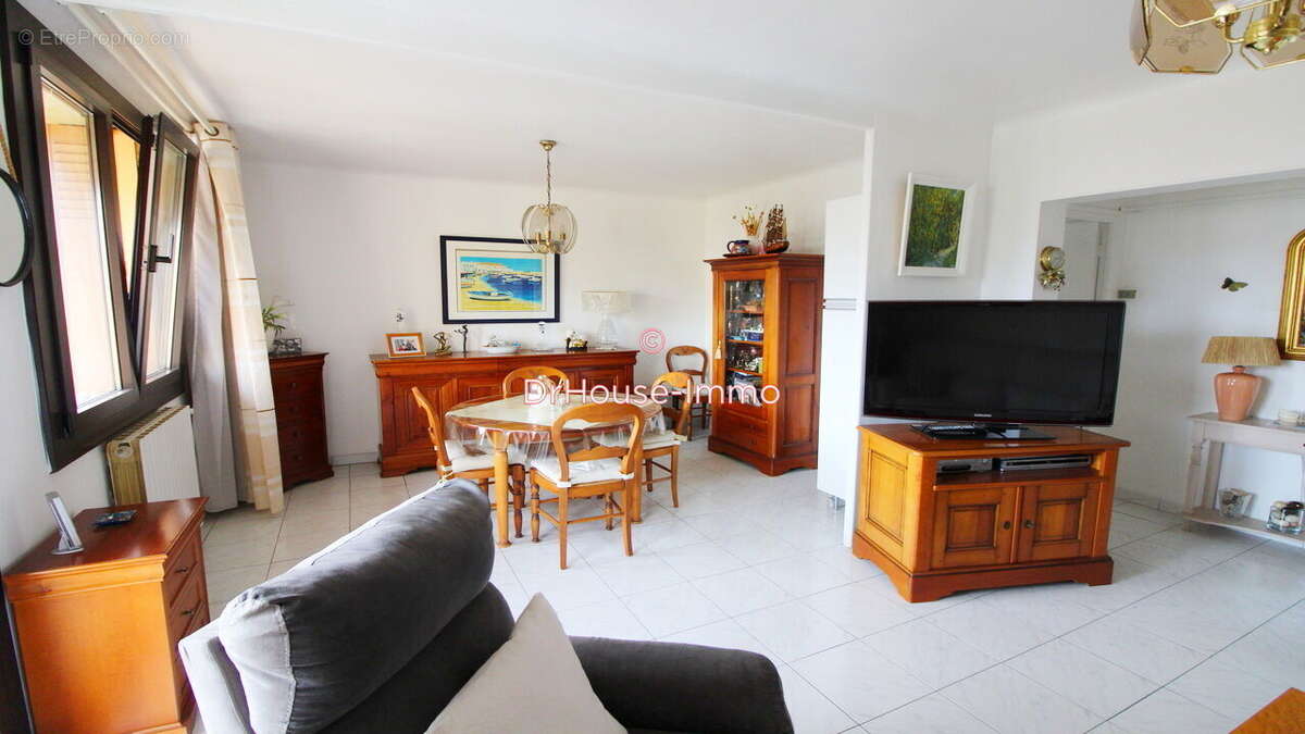 Appartement à MARSEILLE-4E