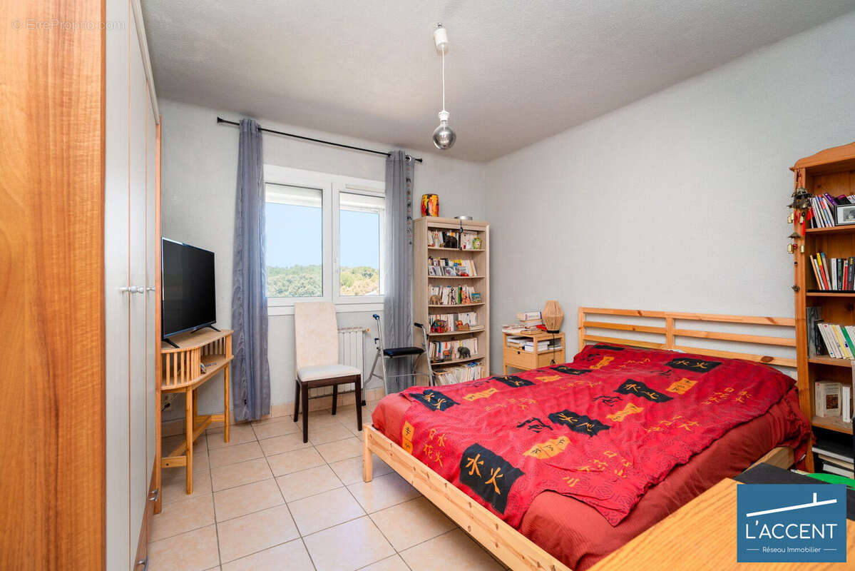 Appartement à UCHAUD