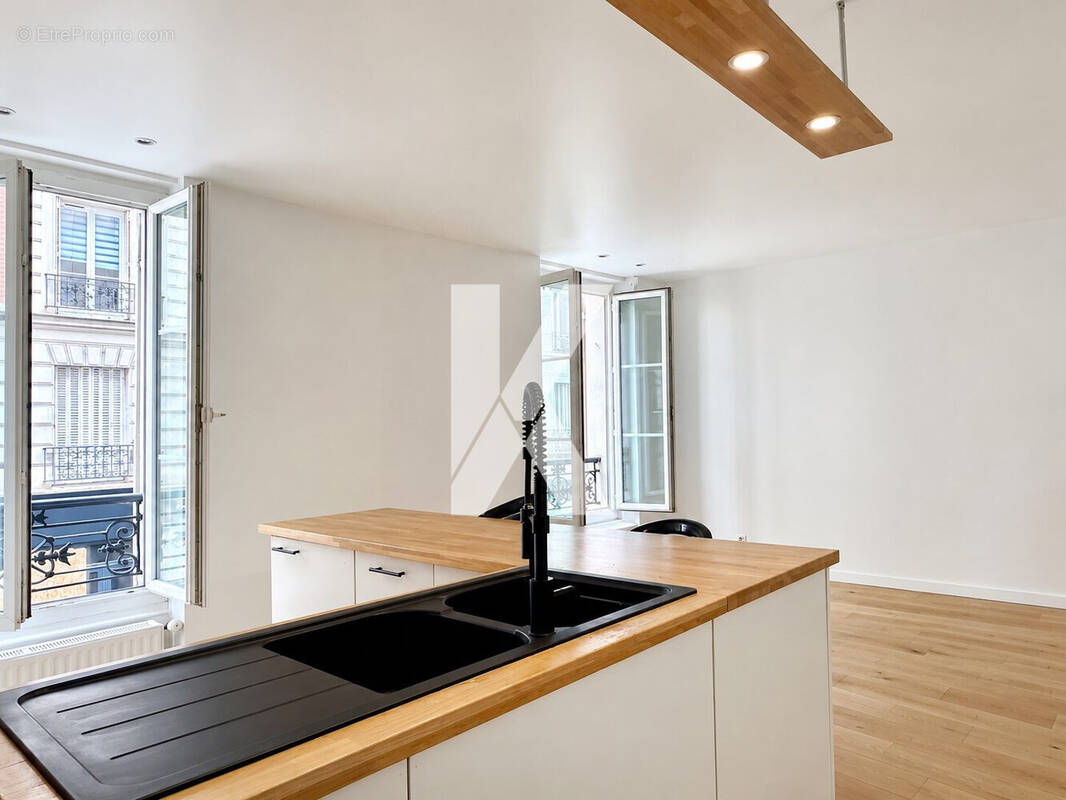 Appartement à PARIS-17E