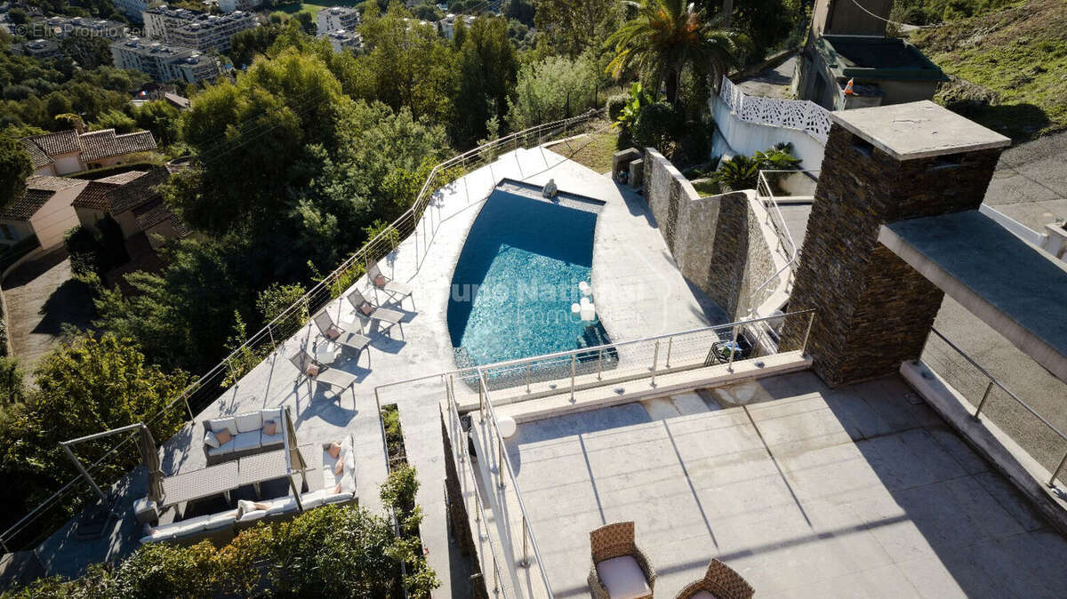 Maison à MANDELIEU-LA-NAPOULE