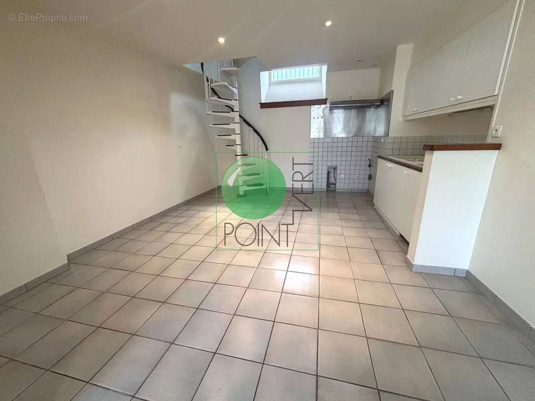 Appartement à LA FERTE-ALAIS