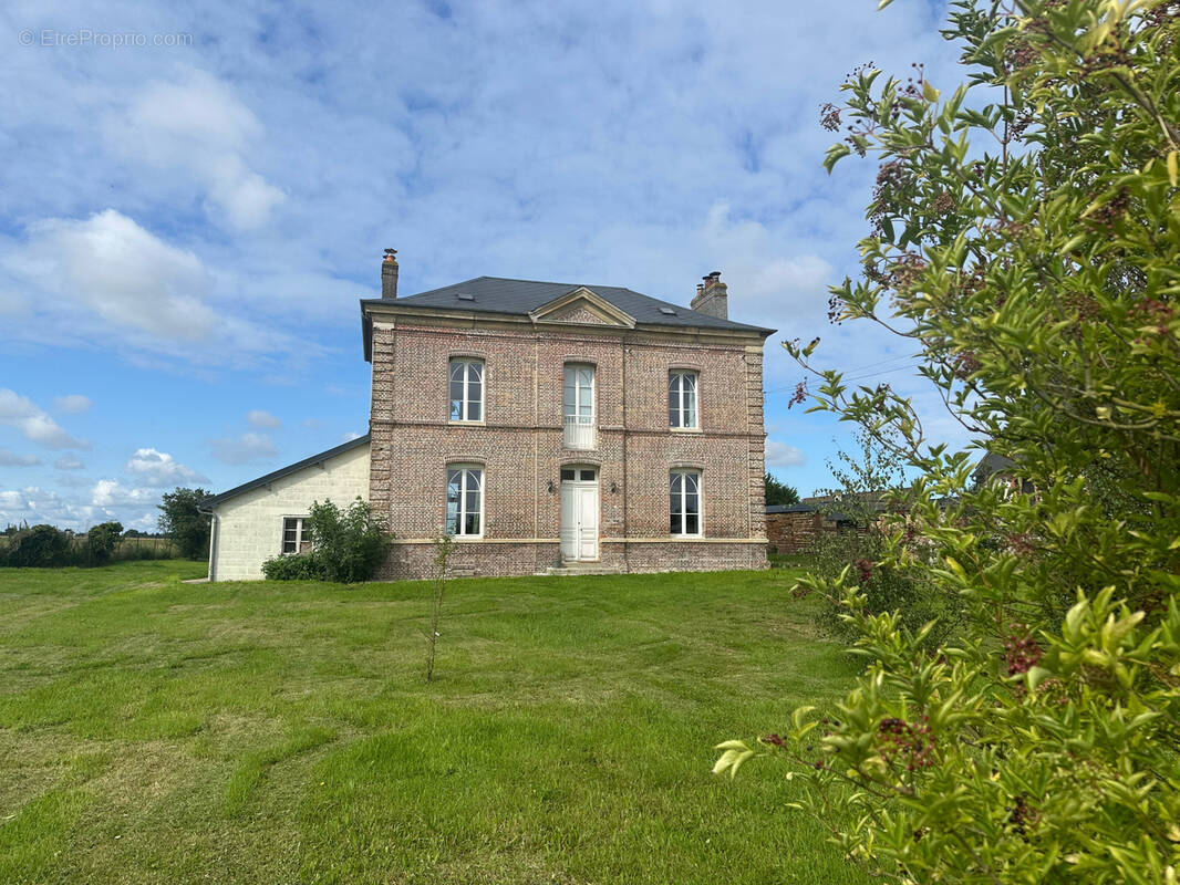 Maison à NEUFCHATEL-EN-BRAY