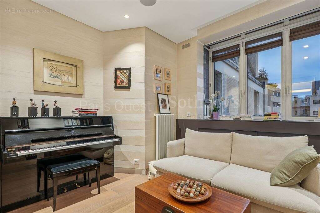 Appartement à PARIS-7E