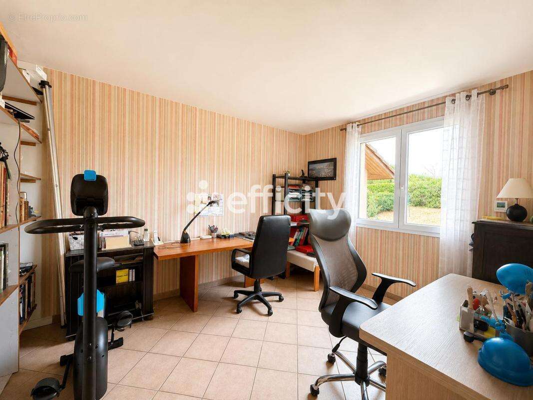 Maison 135 m² à Saint-Palais-Sur-Mer  - photo 8