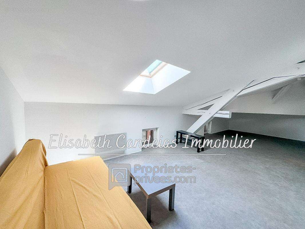 Appartement à CAZERES