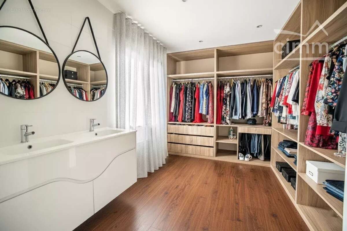 Maison à VAULX-EN-VELIN