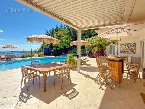 Maison 280 m² à Antibes  - photo 3