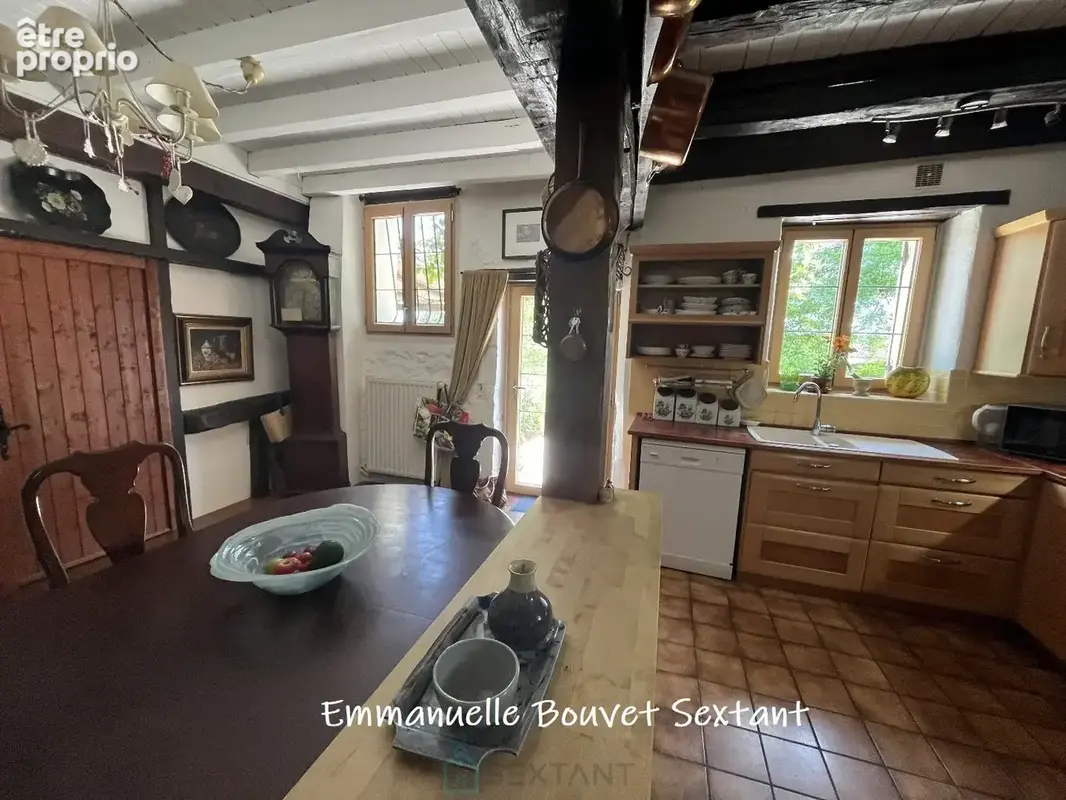 Maison en pierre, 3 chambres, 2 sde, piscine, agréable terrain avec vue dégagée de 2523 m2 - photo 10