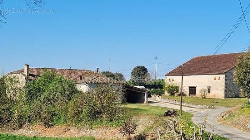 Maison à SAVIGNAC-SUR-LEYZE