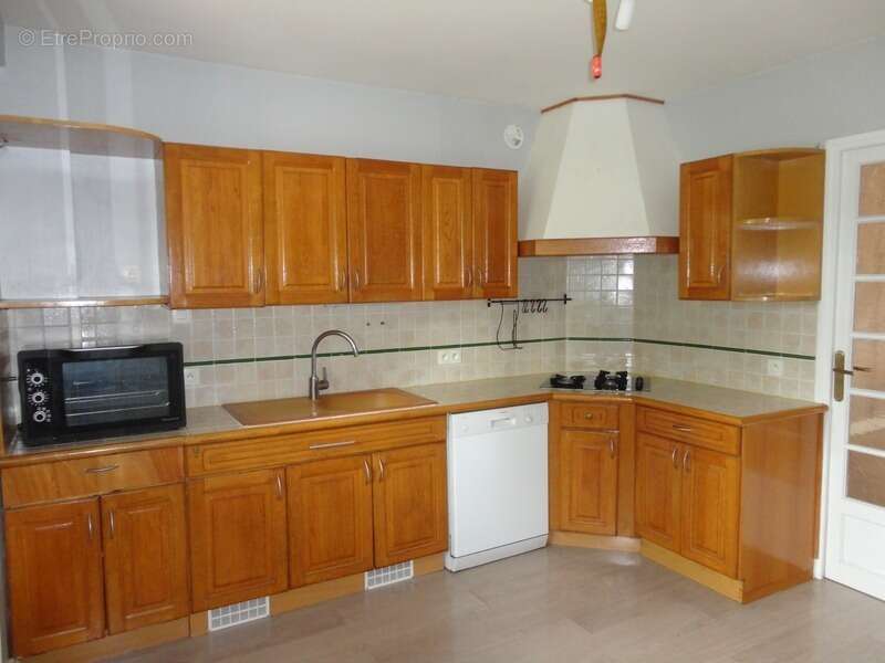 Dpt Tarn (81), à vendre Castres villa P6 de 124 m² sur terrain 358 m² avec terrasse et garage - photo 3