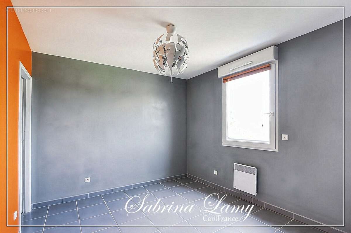 À vendre – Pavillon familial de 139 m² à Épernay – Construction 2009 - Garage et Jardin - photo 14