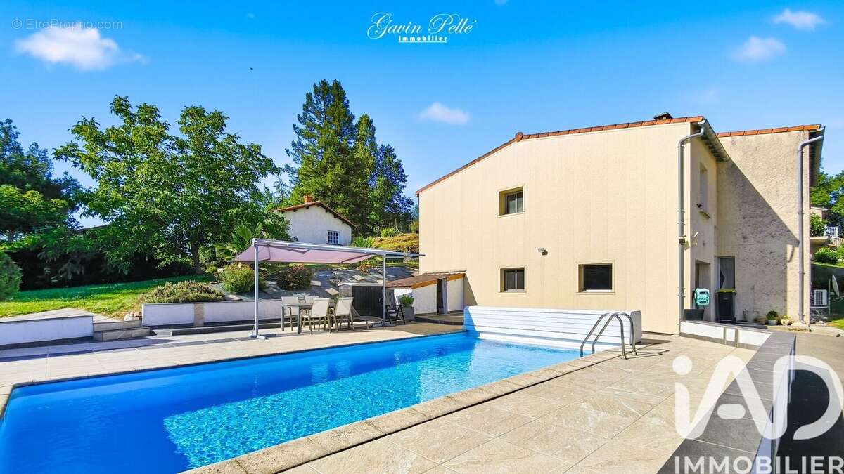 Maison 111 m² à Carmaux  - photo 2
