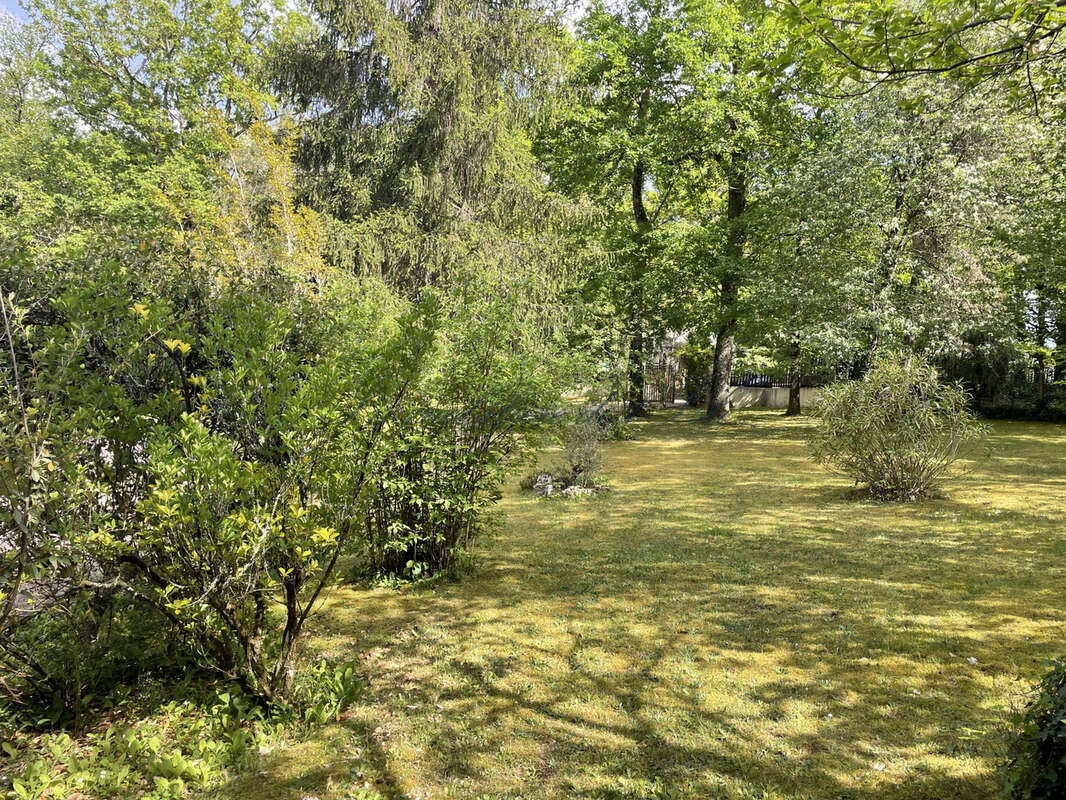 Maison à CHAMPCEVINEL