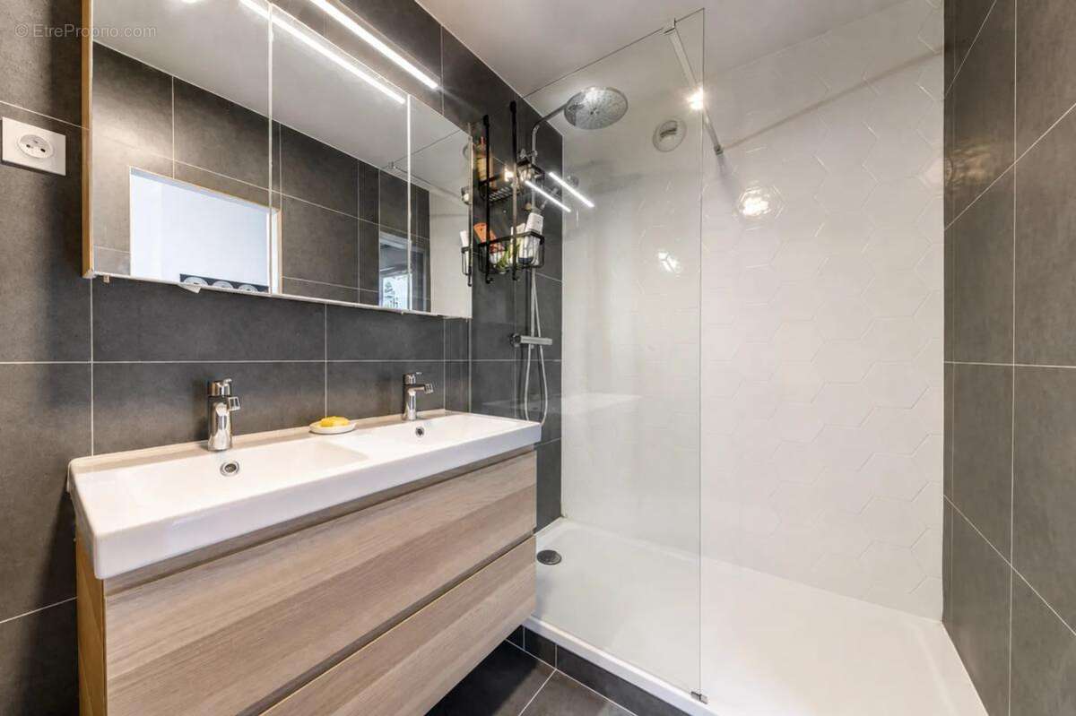 92800 - puteaux - front de seine - 4 pieces -3 chambres - balcon - photo 16