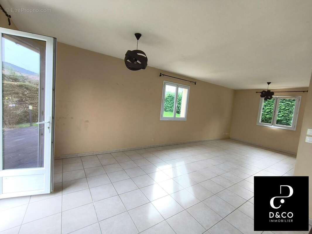 Maison à CHARNAY-LES-MACON