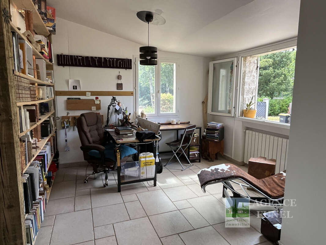 St Vallier-de-Thiey - Villa individuelle de plain-pied 4 chambres Terrain 1924 m2 - photo 29