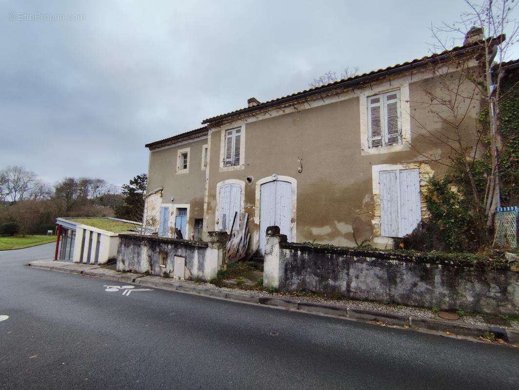 Appartement à FARGUES-SAINT-HILAIRE