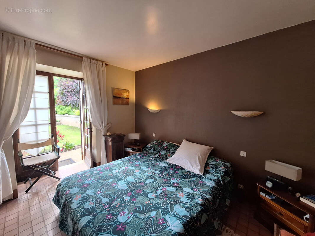 Maison à BOURDEILLES