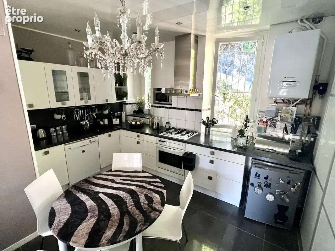Appartement de caractère T5 111,84 m2 (162,19 m2 au sol) avec jardin privatif suspendu - photo 3
