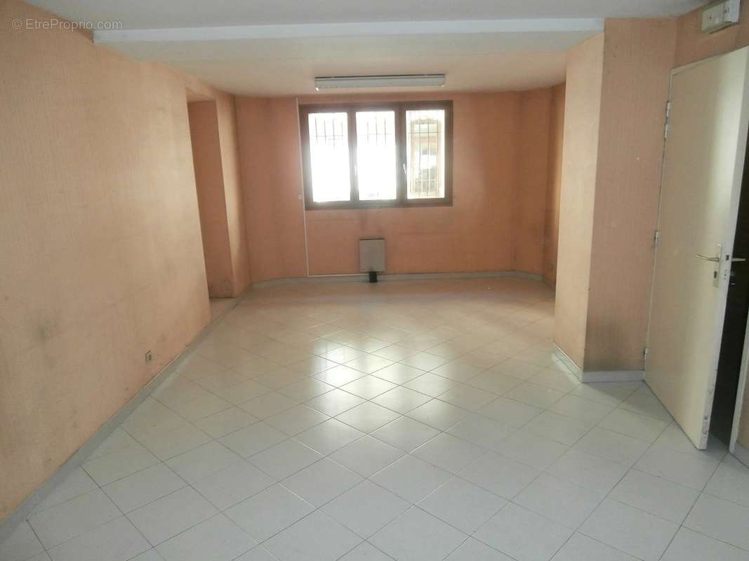 Commerce à SAINT-SAUVEUR-SUR-TINEE