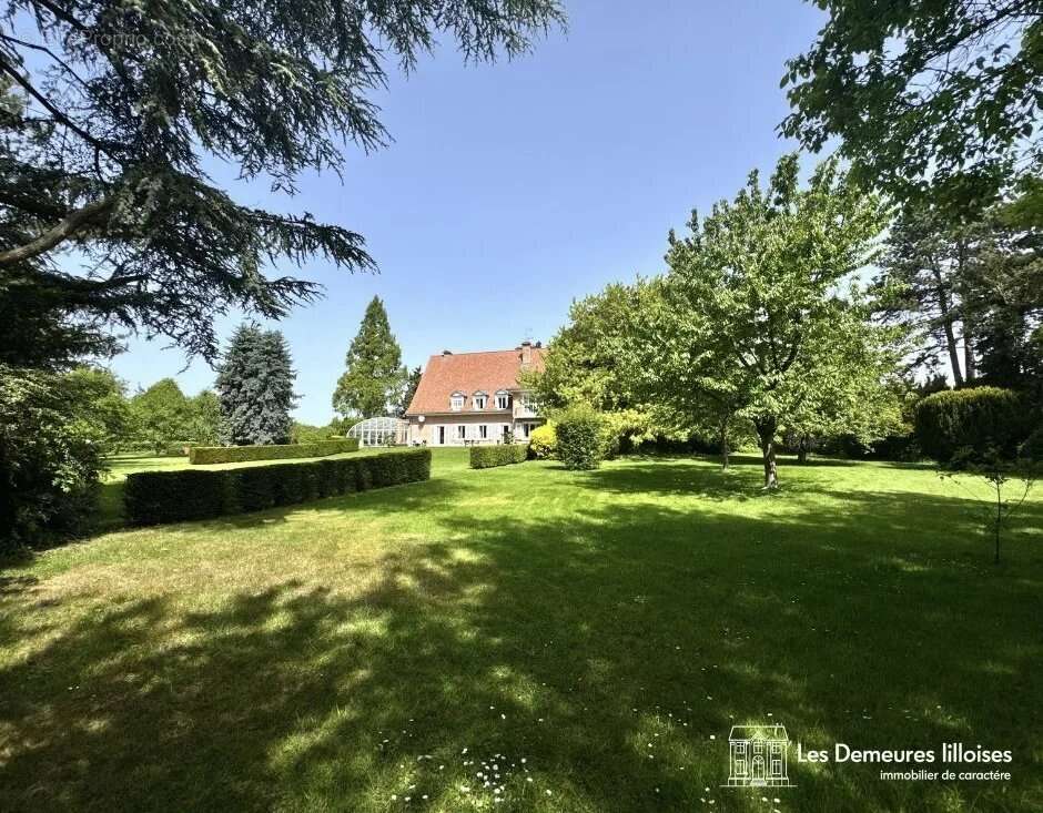 Maison à LA CHAPELLE-D'ARMENTIERES