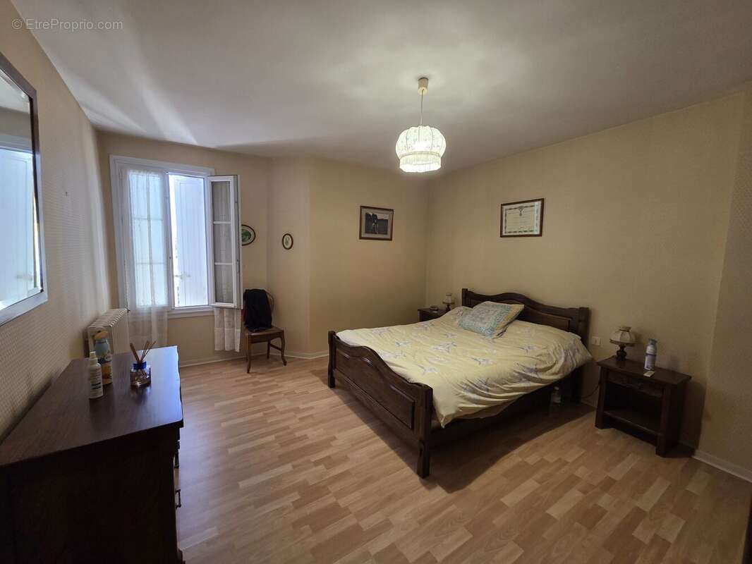 Maison à CASTILLON-LA-BATAILLE