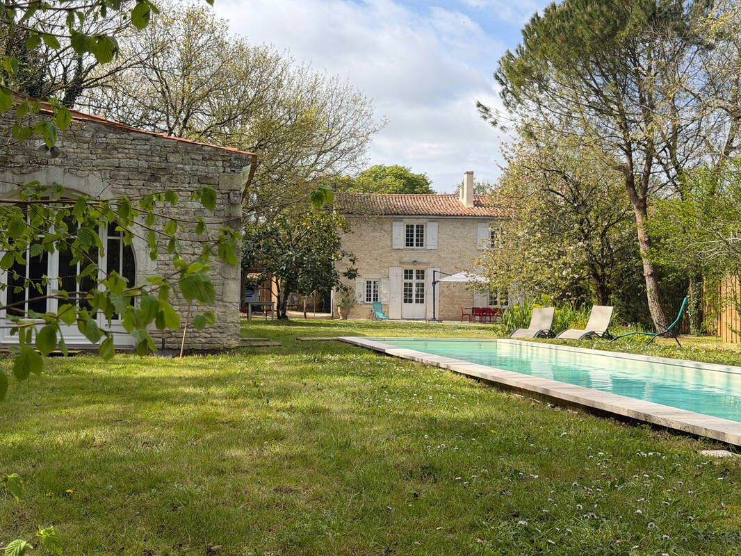 Maison à MONTROY