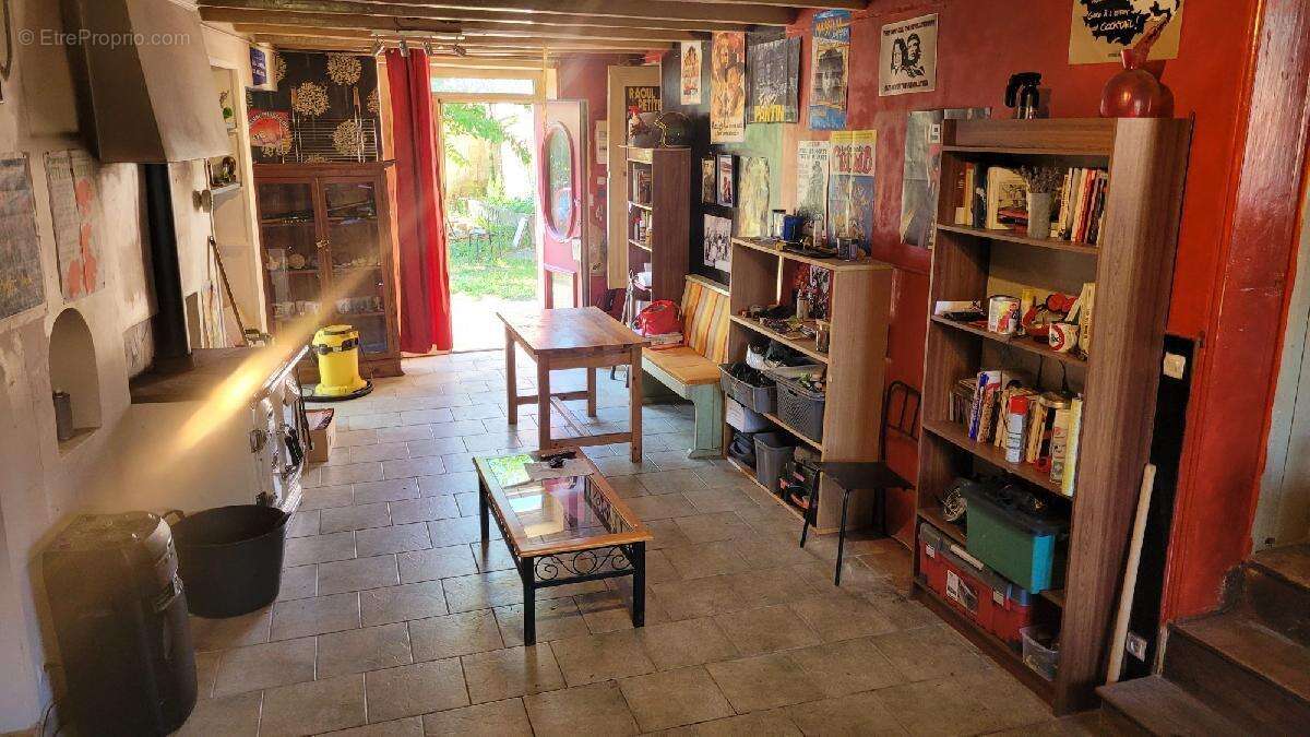 Maison à SAINT-MANDE-SUR-BREDOIRE