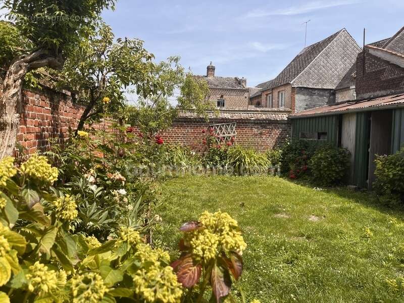 Maison de caractère en briques – 146 m² – Jardin intimiste – Combles aménageables – Centre-ville de Marle - photo 15