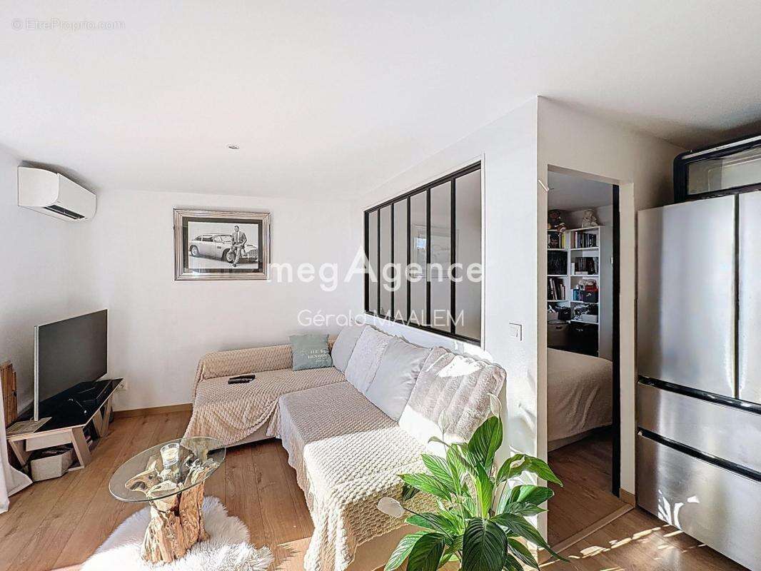 Appartement à ROQUEBRUNE-SUR-ARGENS