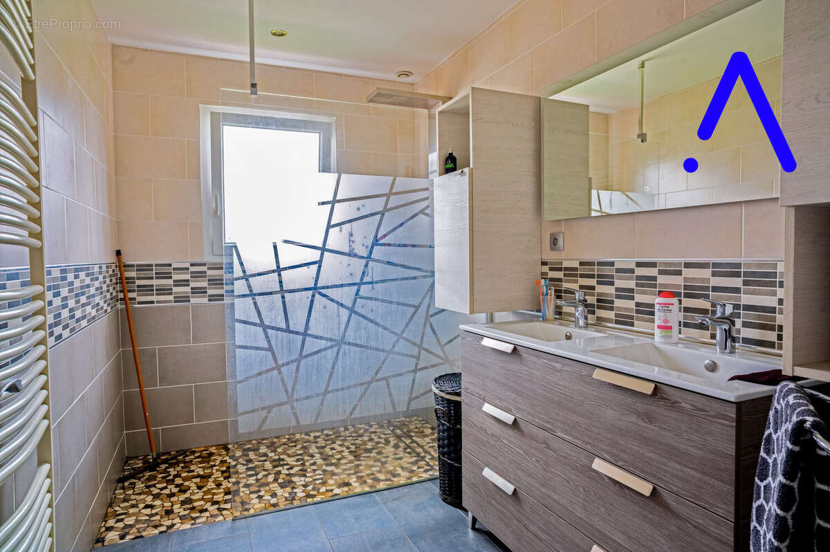 Maison à ETIVAL-CLAIREFONTAINE