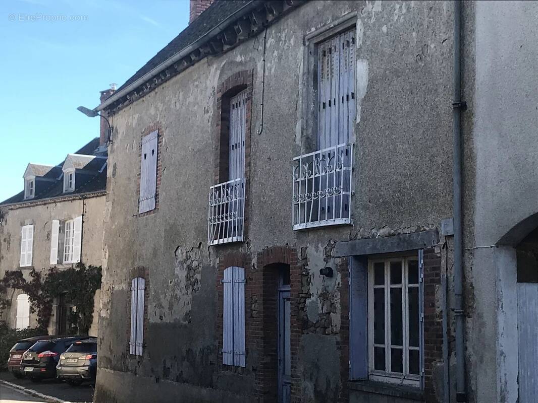Appartement à LUSSAC-LES-EGLISES